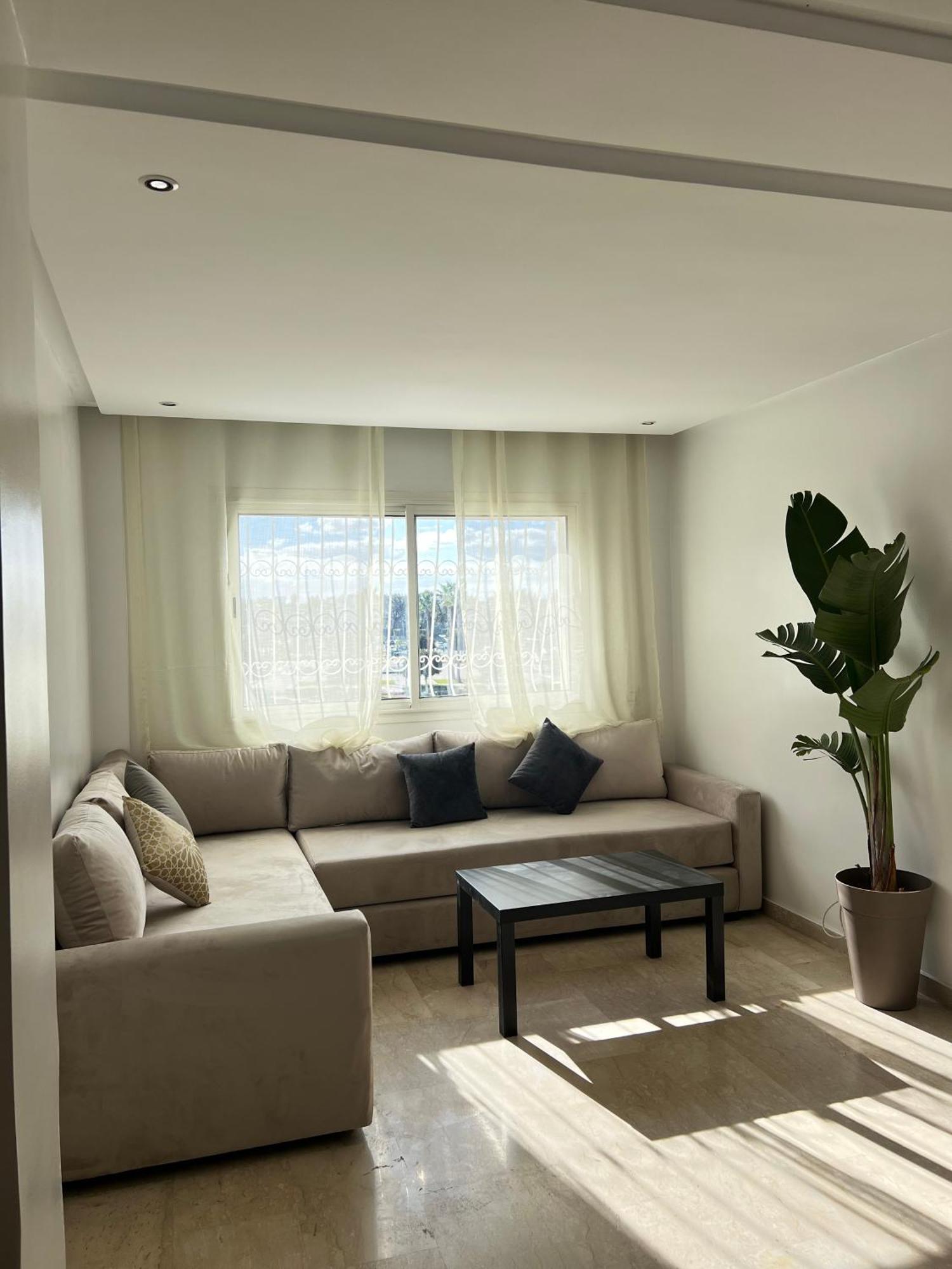 Suitouiss - Agdal 4 - A 2 Minutes De La Gare De Train Tgv Apartamento *